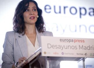 Díaz Ayuso acusa al Gobierno central de poner en riesgo inversiones en Madrid con su actualización del Plan estatal de transporte de energía