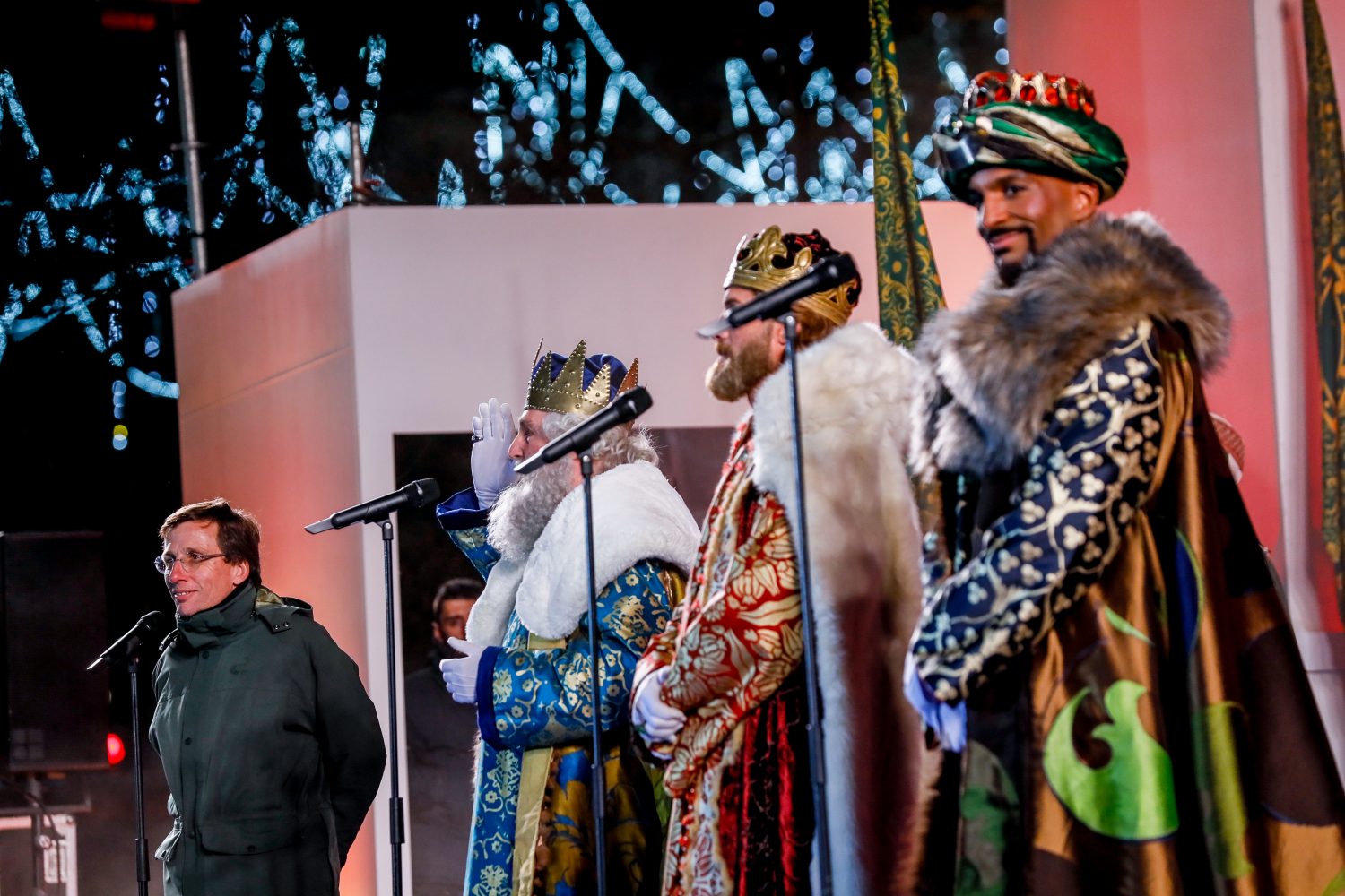 Los Reyes Magos visitan Madrid en la noche “más mágica del año”