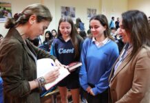La escritora Carmen Posadas visita Casvi International American School