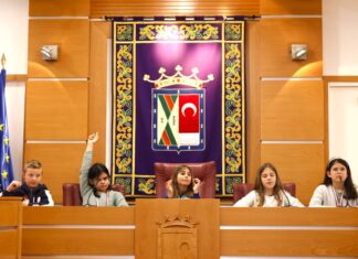 alumnos de 5º de Primaria pasarán por el Pleno del Ayuntamiento para conocer el funcionamiento de las instituciones democráticas