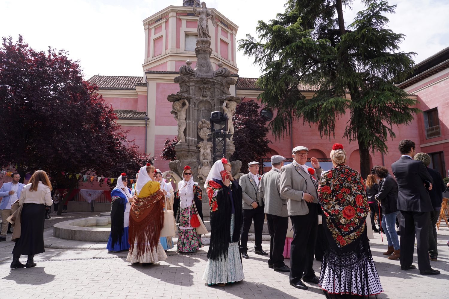 Almeida presenta unas Fiestas de San Isidro en las que destacan la tradición y la cultura popular