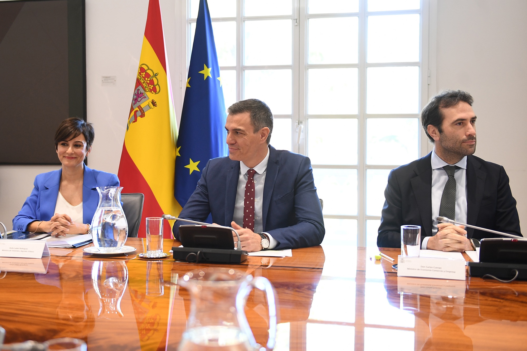 Pedro Sánchez se reúne en Moncloa con el sector para afrontar problema Vivienda