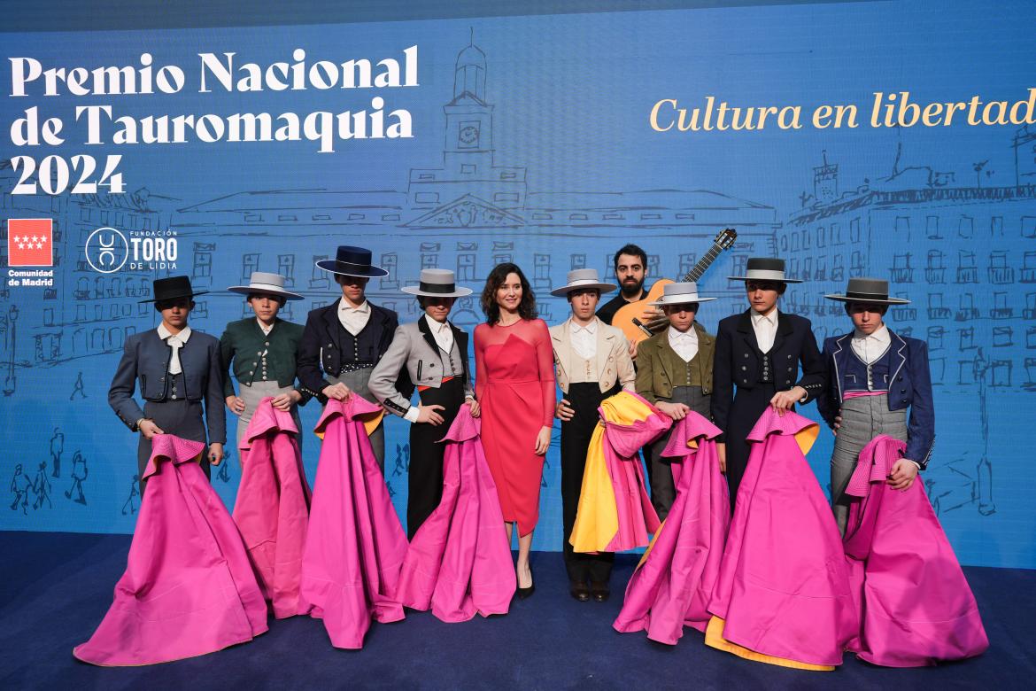 Díaz Ayuso presenta y defiende el Premio Nacional de Tauromaquia