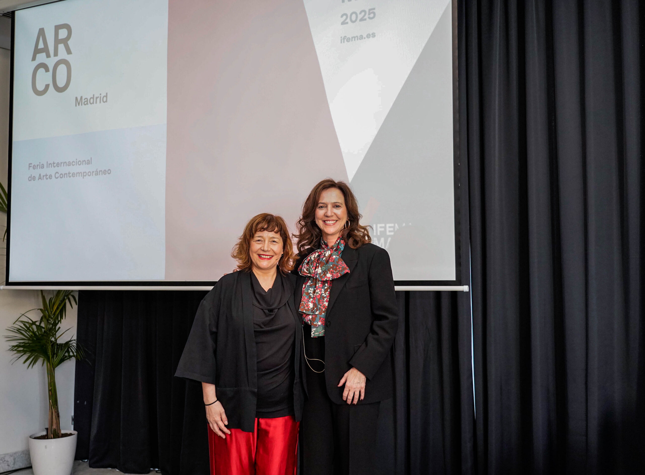 Hoy se ha presentado la 44ª edición de ARCOmadrid, que se celebrará del 5 al 9 de marzo, en un acto en el que han participado Arancha Priede, directora general de Negocio Ferial y Congresos de IFEMA MADRID, y Maribel López, directora de ARCO
