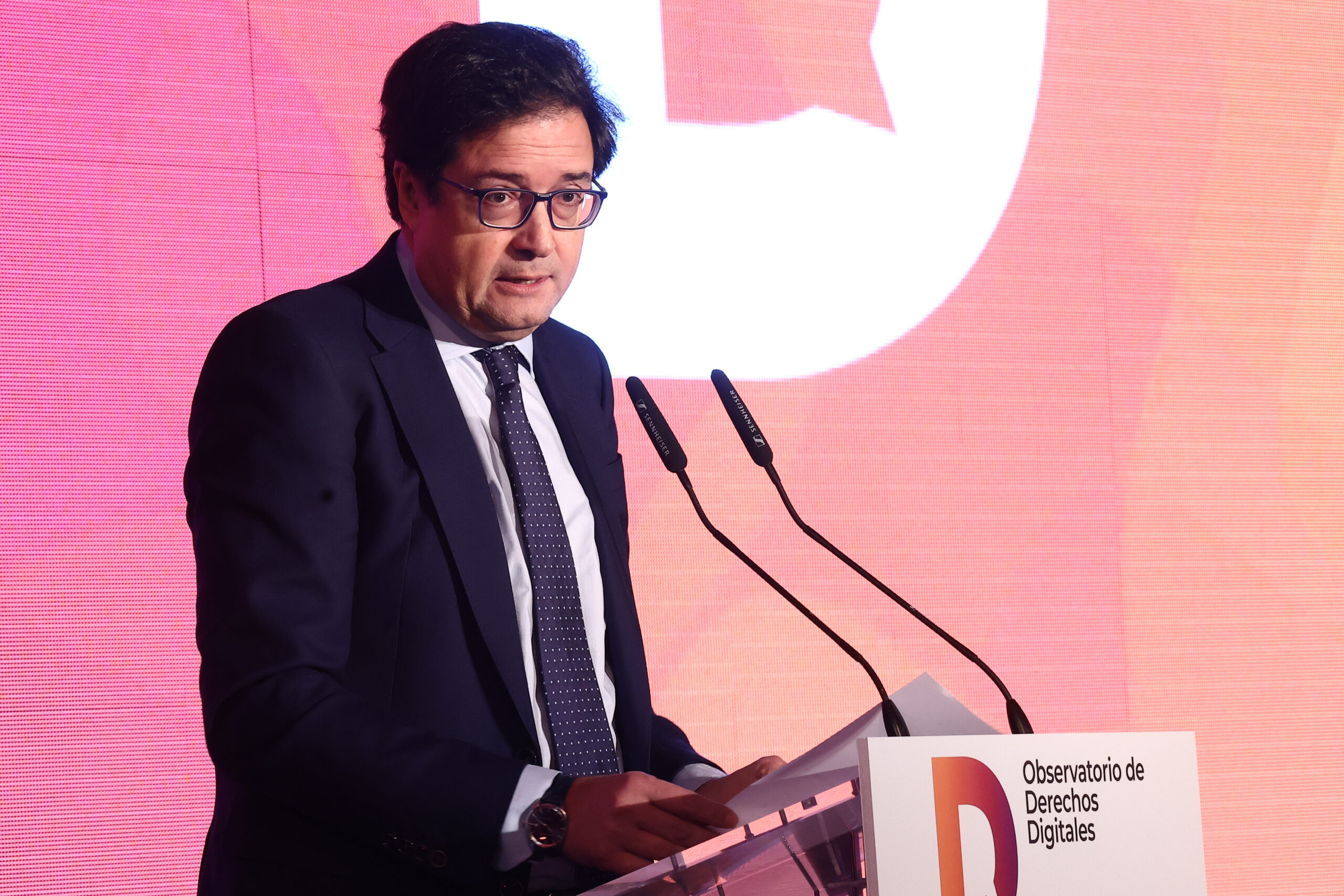 Pedro Sánchez y Oscar López presentan el Observatorio de Derechos Digitales