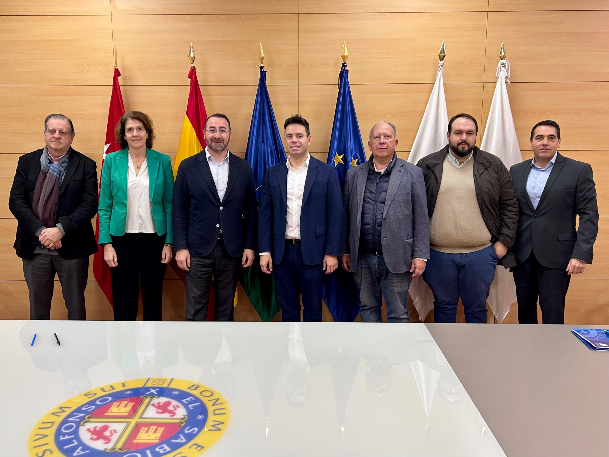 Convenio colaboración Ayuntamiento Colmenar Viejo, ASEYACOVI y UAX