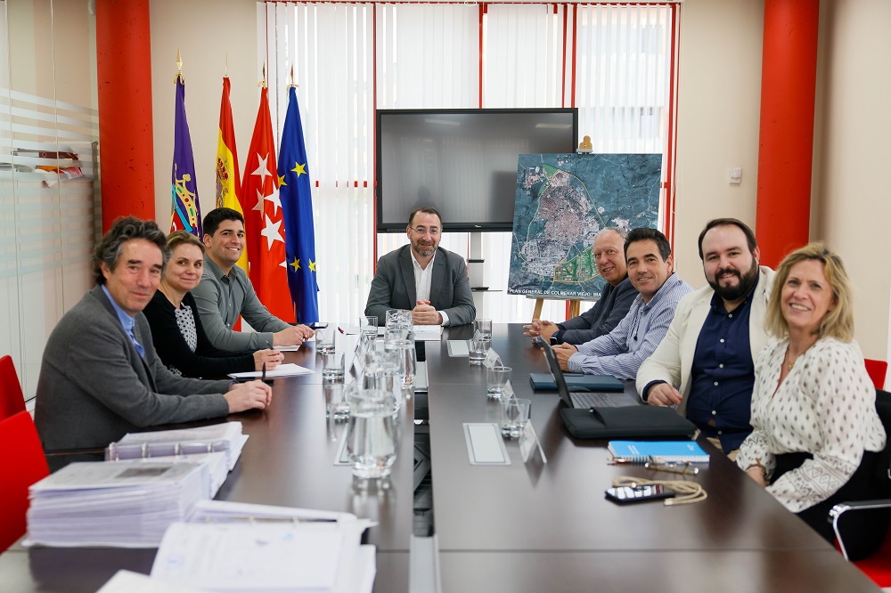 Ayuntamiento y ASEYACOVI analizan la incidencia del nuevo PGOU de Colmenar Viejo