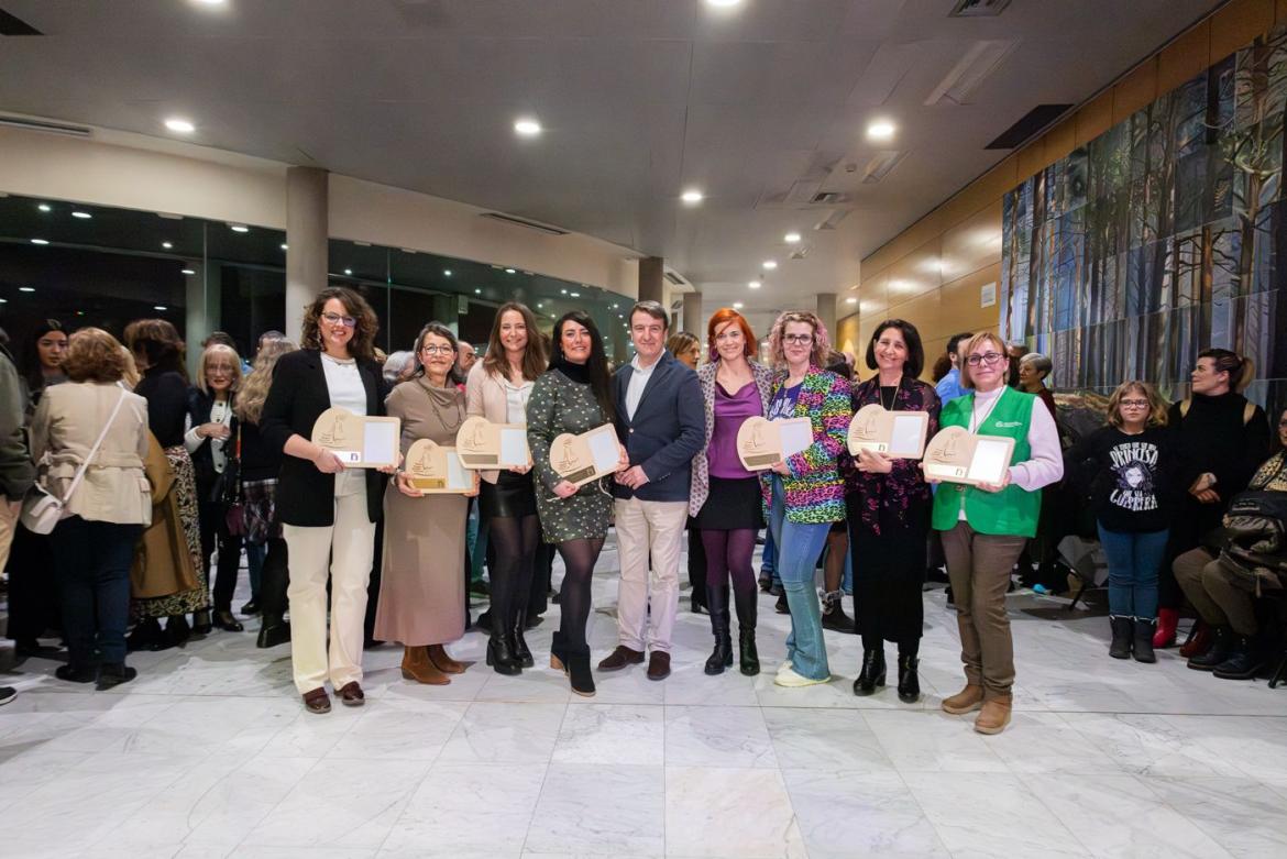 Ayuntamiento entrega los Premios Mujeres Esenciales de Tres Cantos 2025