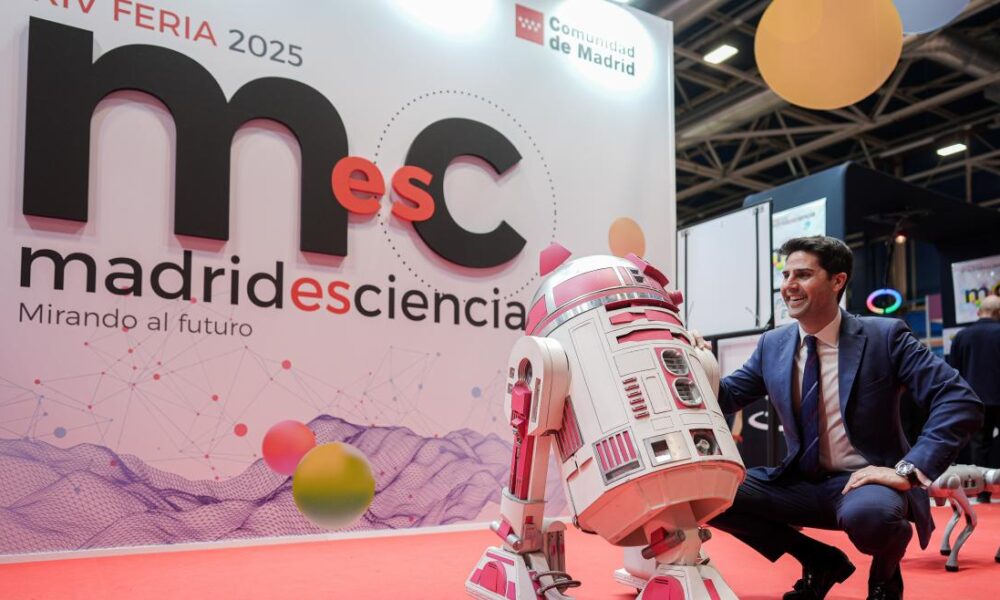 CAM muestra su oferta educativa en Aula y la Feria Madrid es Ciencia ...