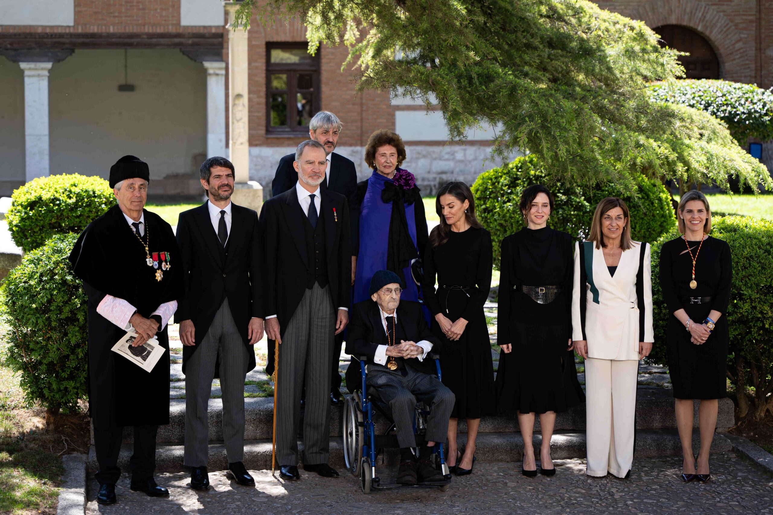 Los Reyes entregan el Premio Cervantes 2024 a Álvaro Pombo