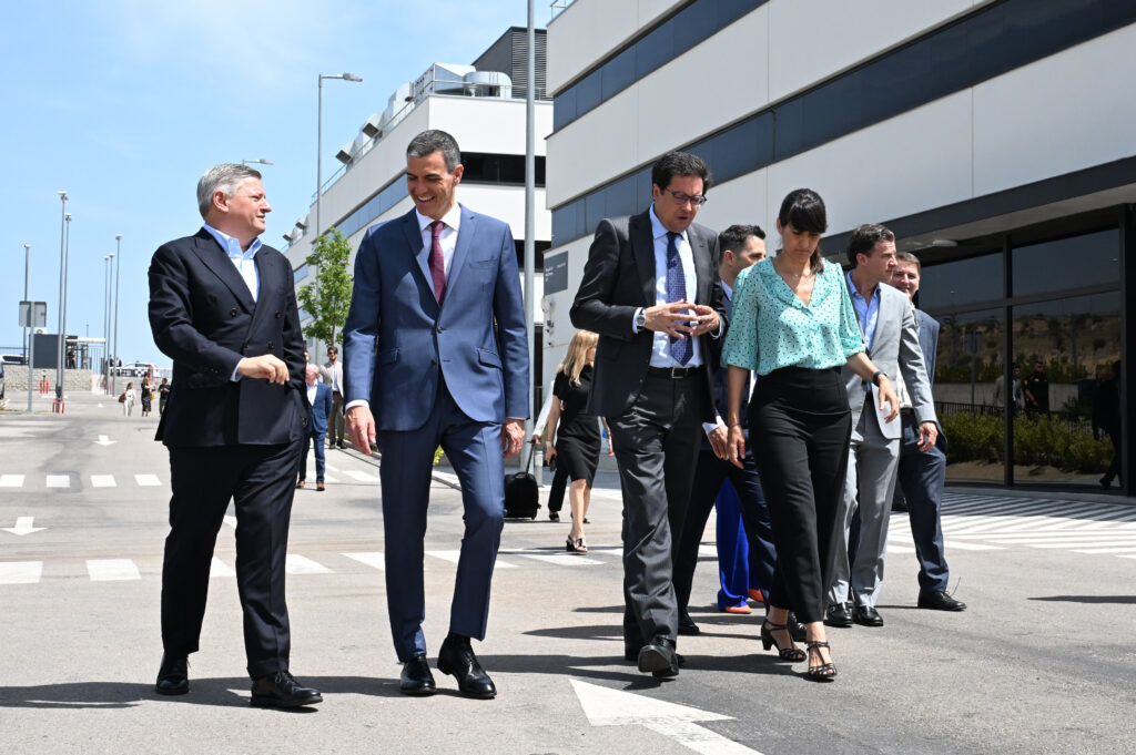 Pedro Sánchez visita las instalaciones de Netflix por su 10º aniversario en España