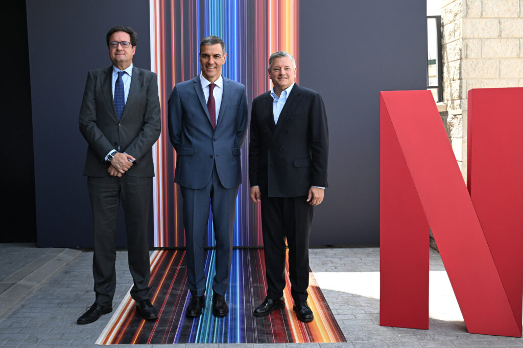 Pedro Sánchez visita las instalaciones de Netflix por su 10º aniversario en España
