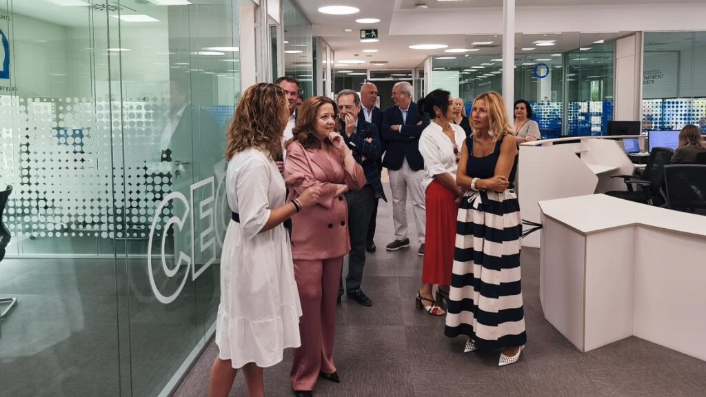 Fátima Matute visita Net-Pharma Hub en Alcobendas