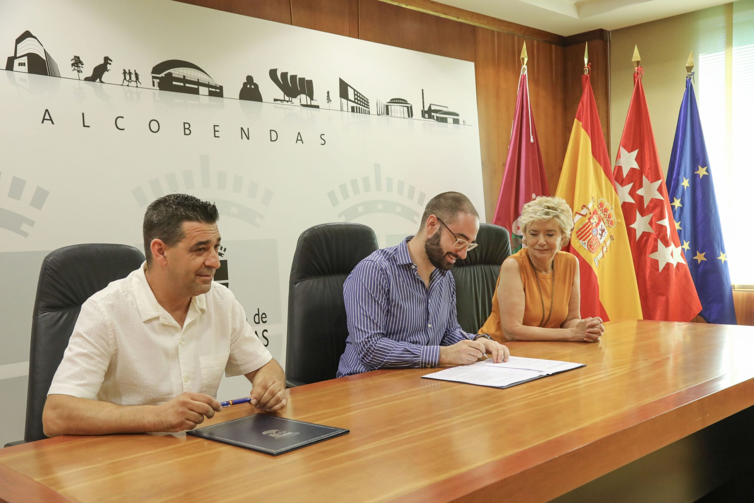 Seromal firma convenio laboral con trabajadores construcción