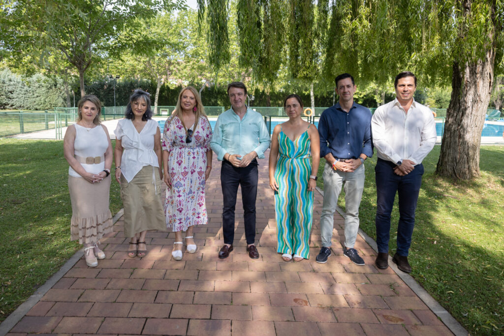 Alcalde Tres Cantos presenta el programa "Abierto por Vacaciones"