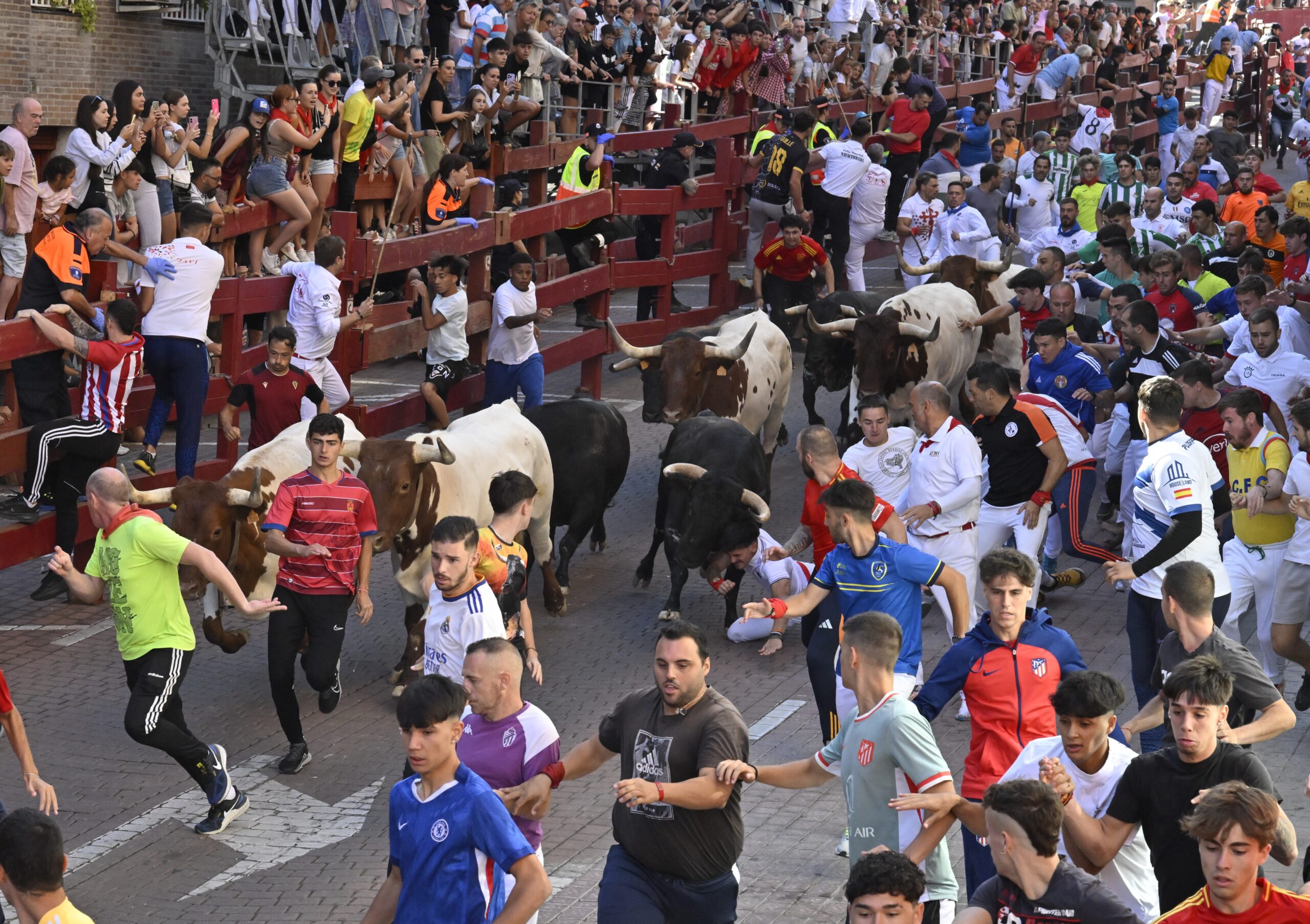 Emoción quinto encierro Sanse con un herido por asta de toro