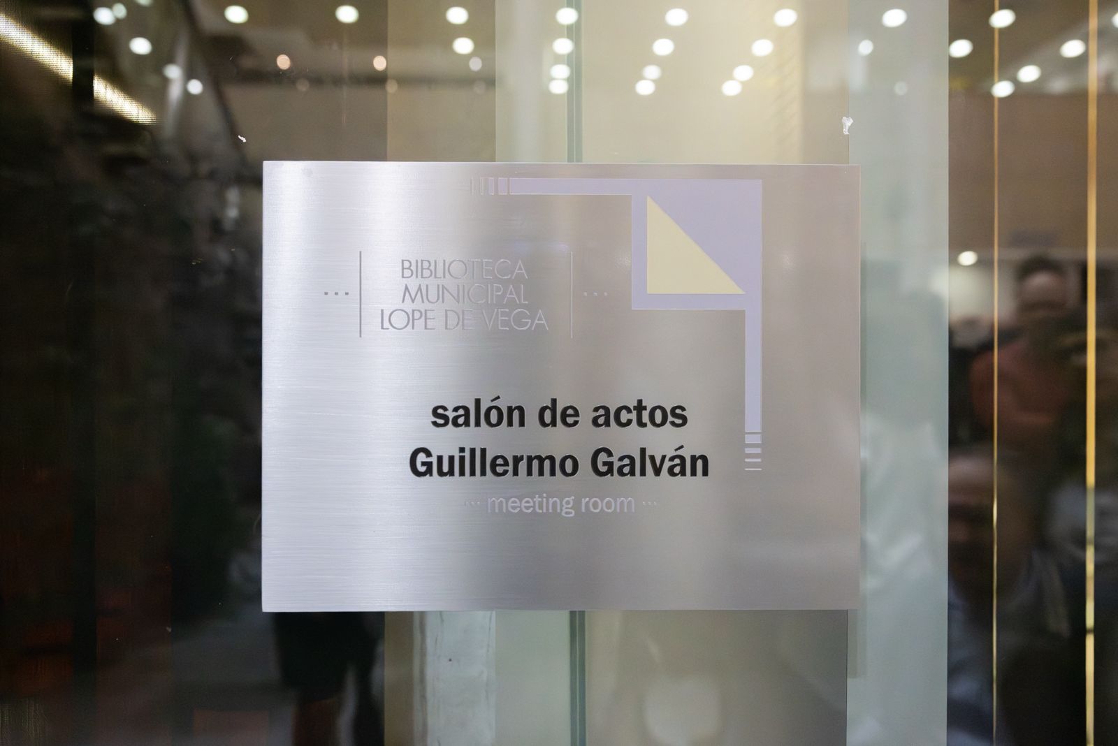 Tres Cantos rinde homenaje al periodista y escritor Guilermo Galván