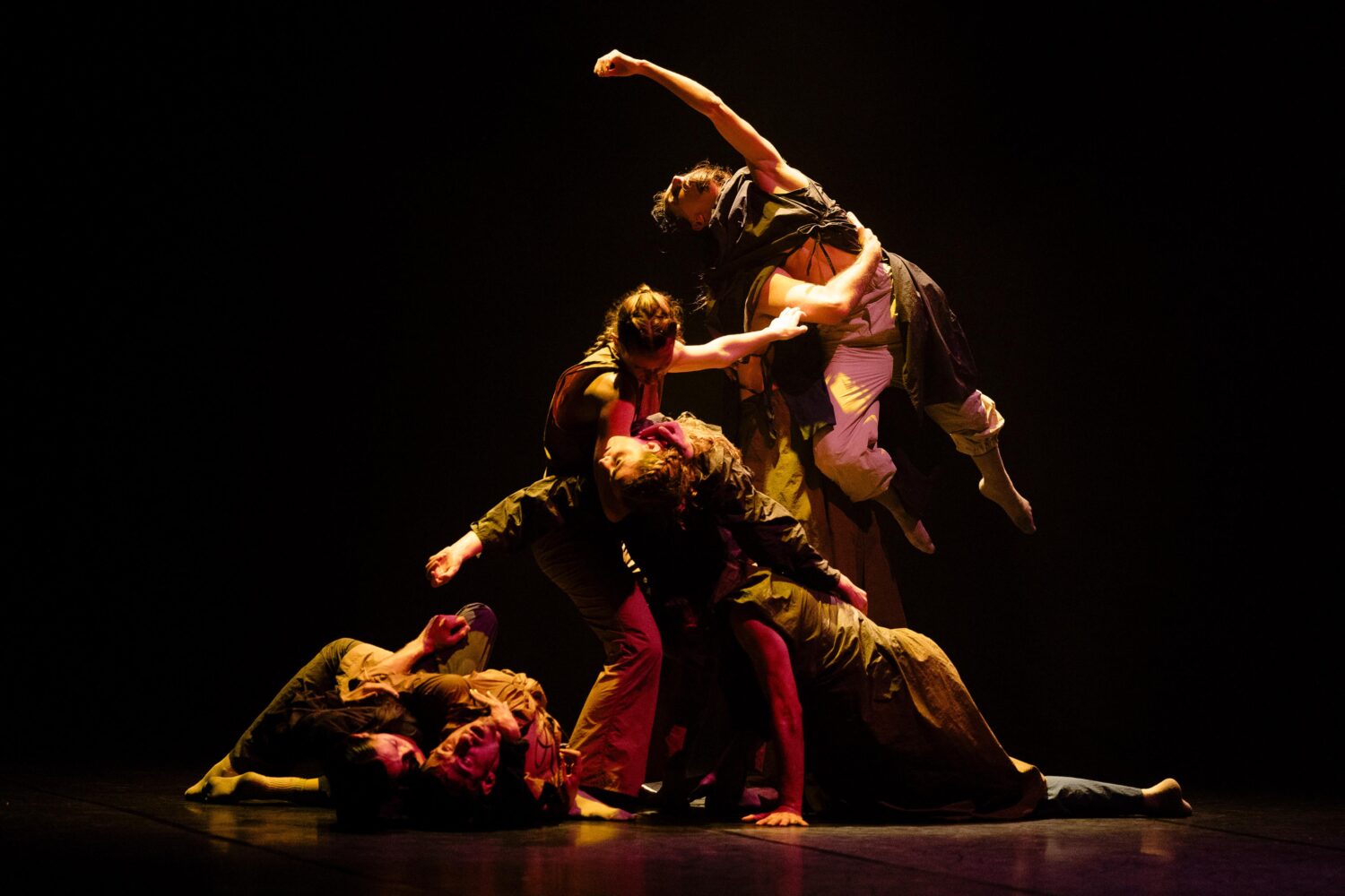 AVERNO, de Marcat Dance, actúa en Matadero 29 y 30 noviembre