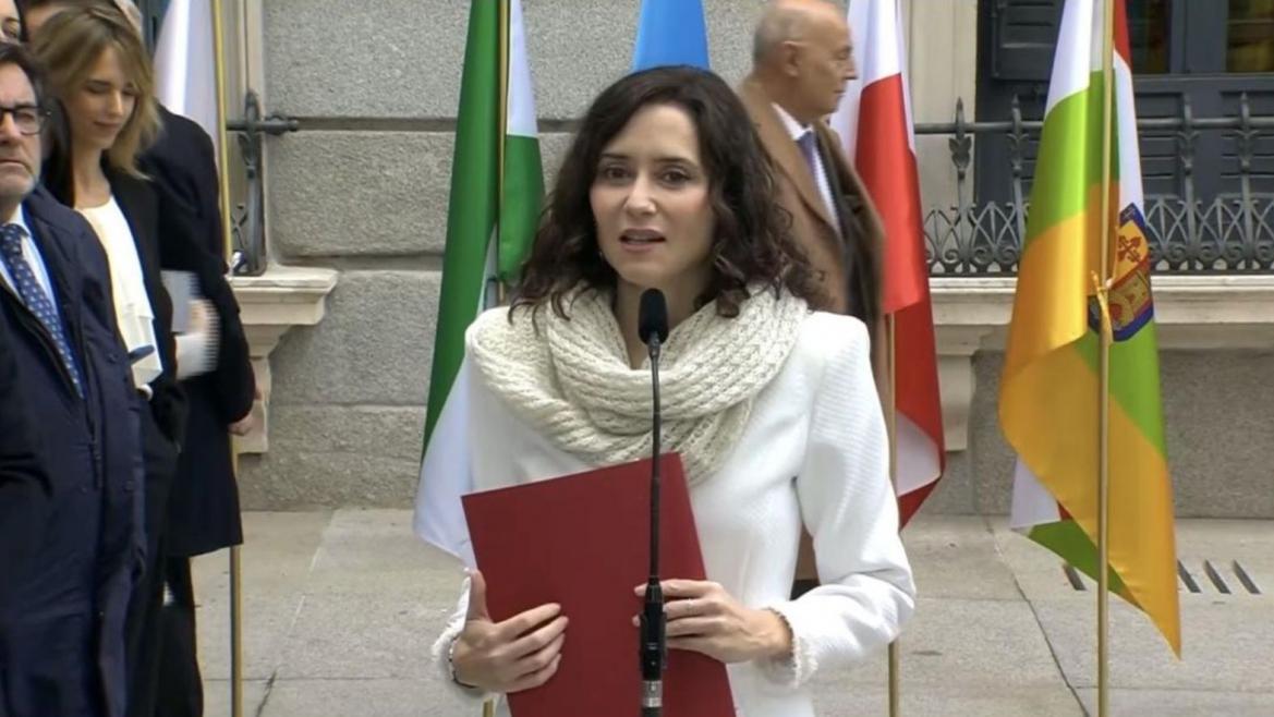 Díaz Ayuso elogia la unión de los españoles hace 47 años para “seguir caminando juntos”