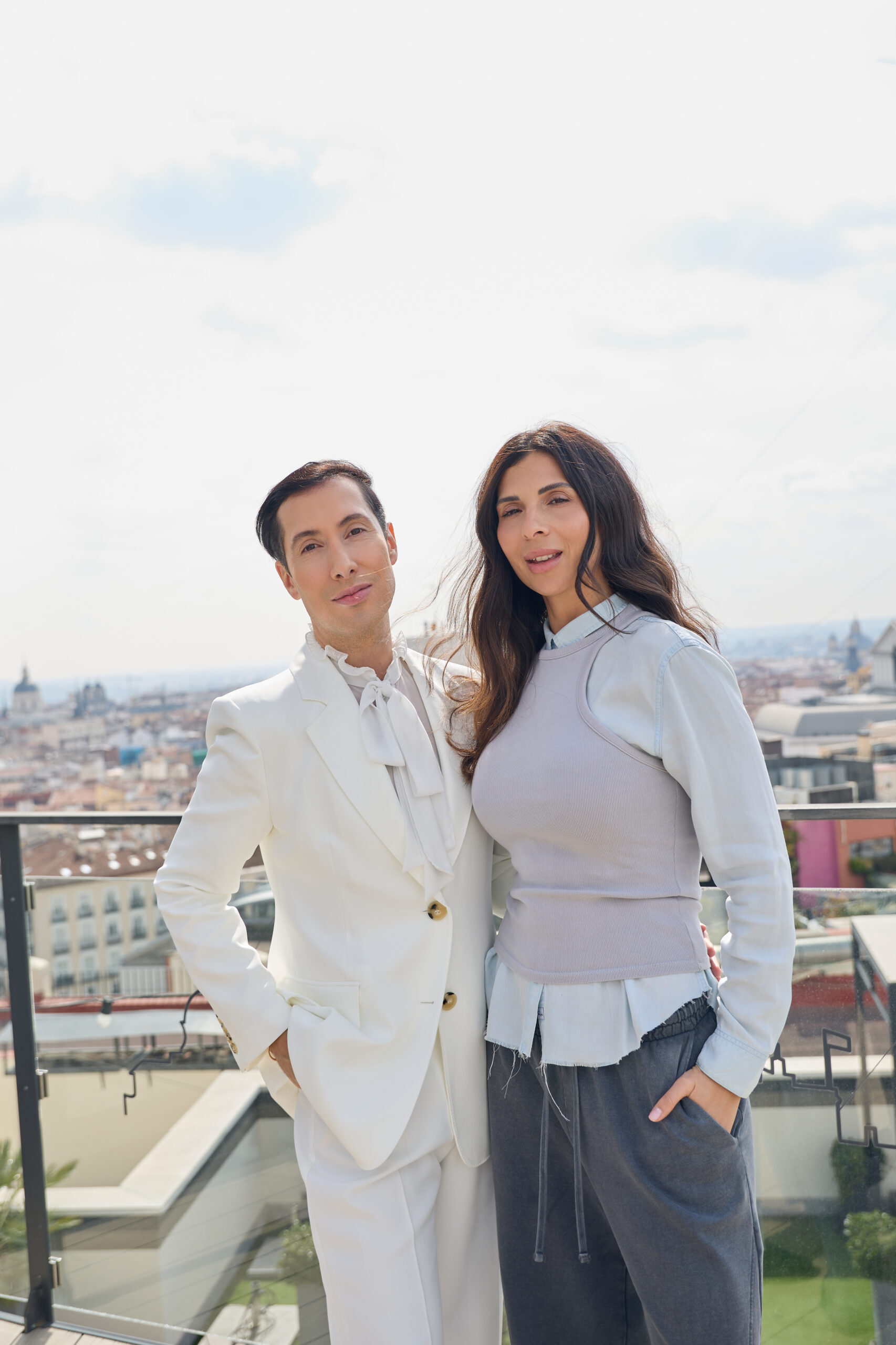 Firmas consagradas de la moda en España debaten el futuro y el presente del sector