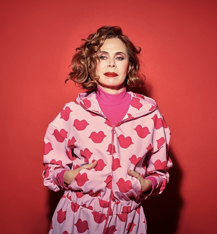 Agatha Ruiz de la Prada presenta su visión de un mundo post-Inteligencia Artificial