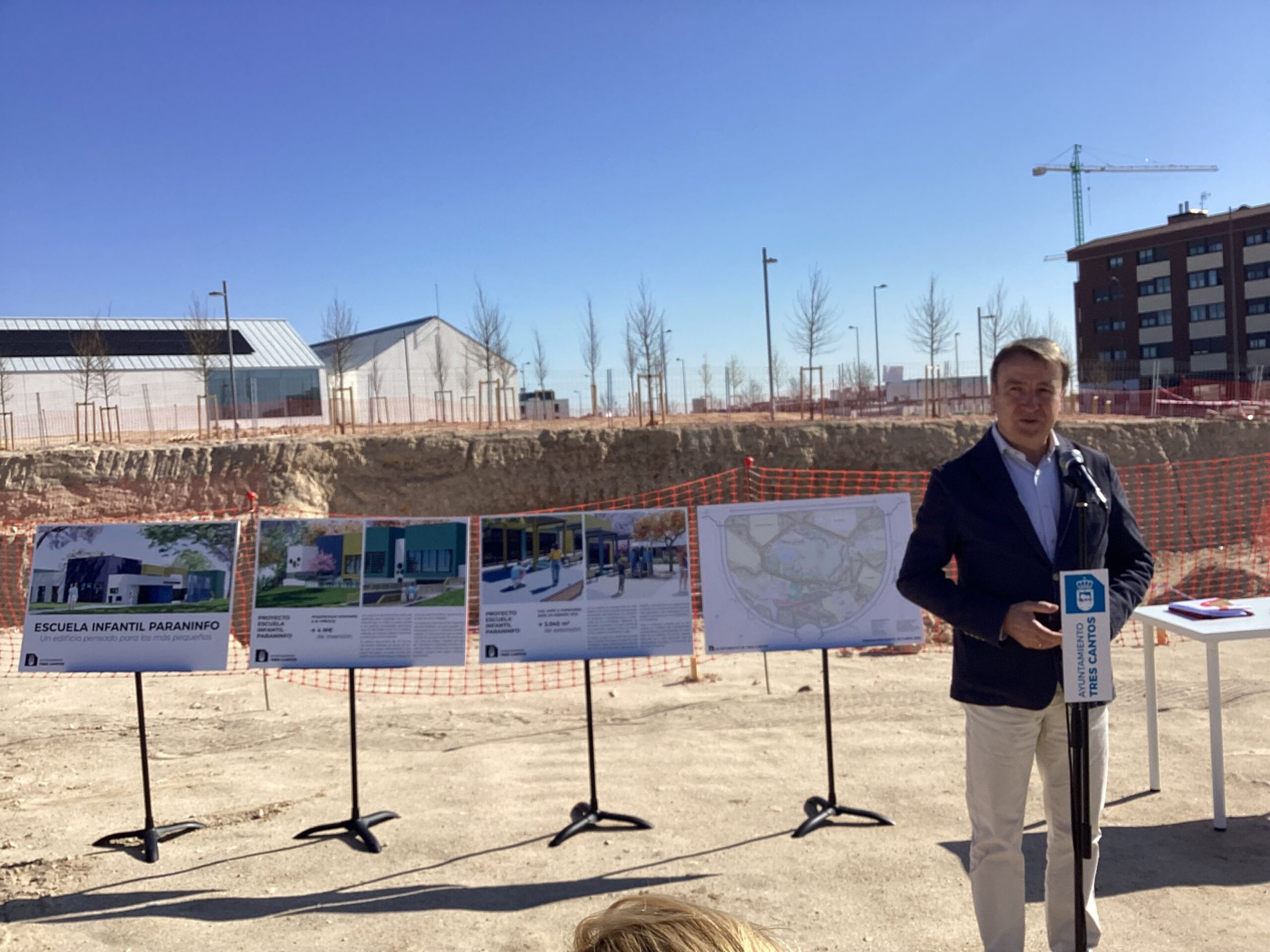 Tres Cantos coloca la primera piedra de la Escuela Infantil Paraninfo