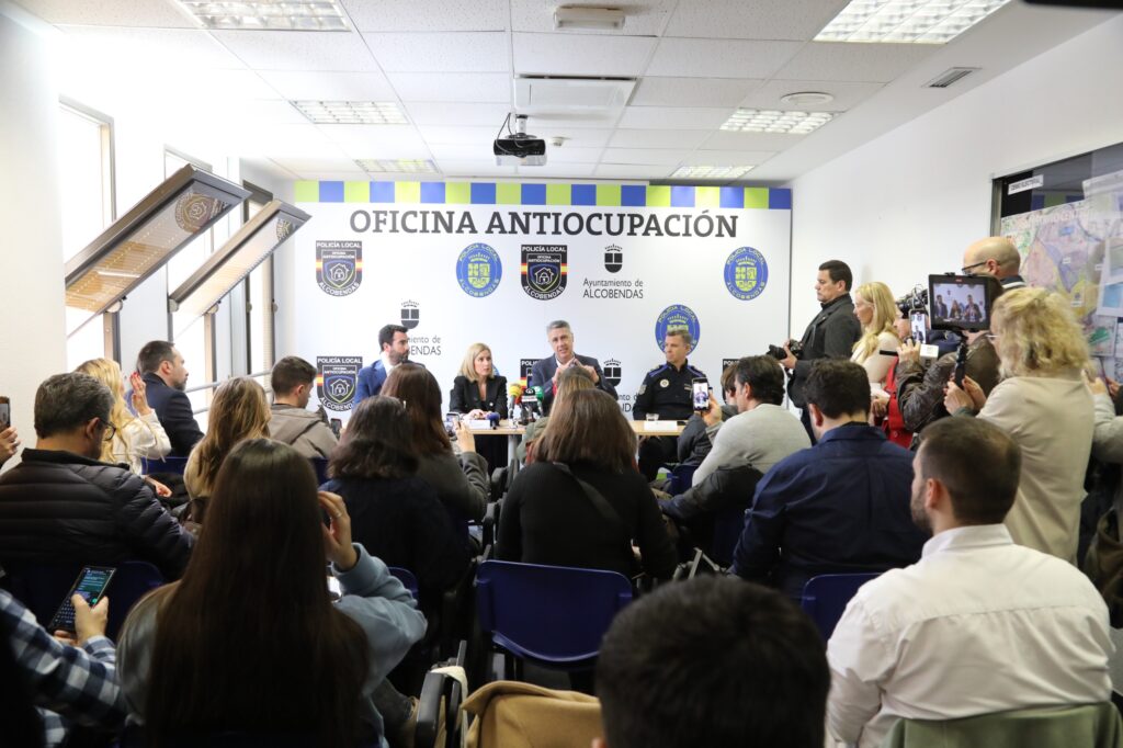 Alcaldesa de Alcobendas presenta la Oficina y el Protocolo Antiocupación