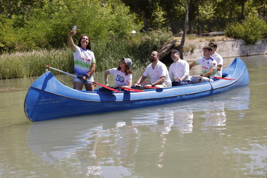 Díaz Ayuso visita el Club Escuela de Piragüismo Aranjuez en su 50 aniversario