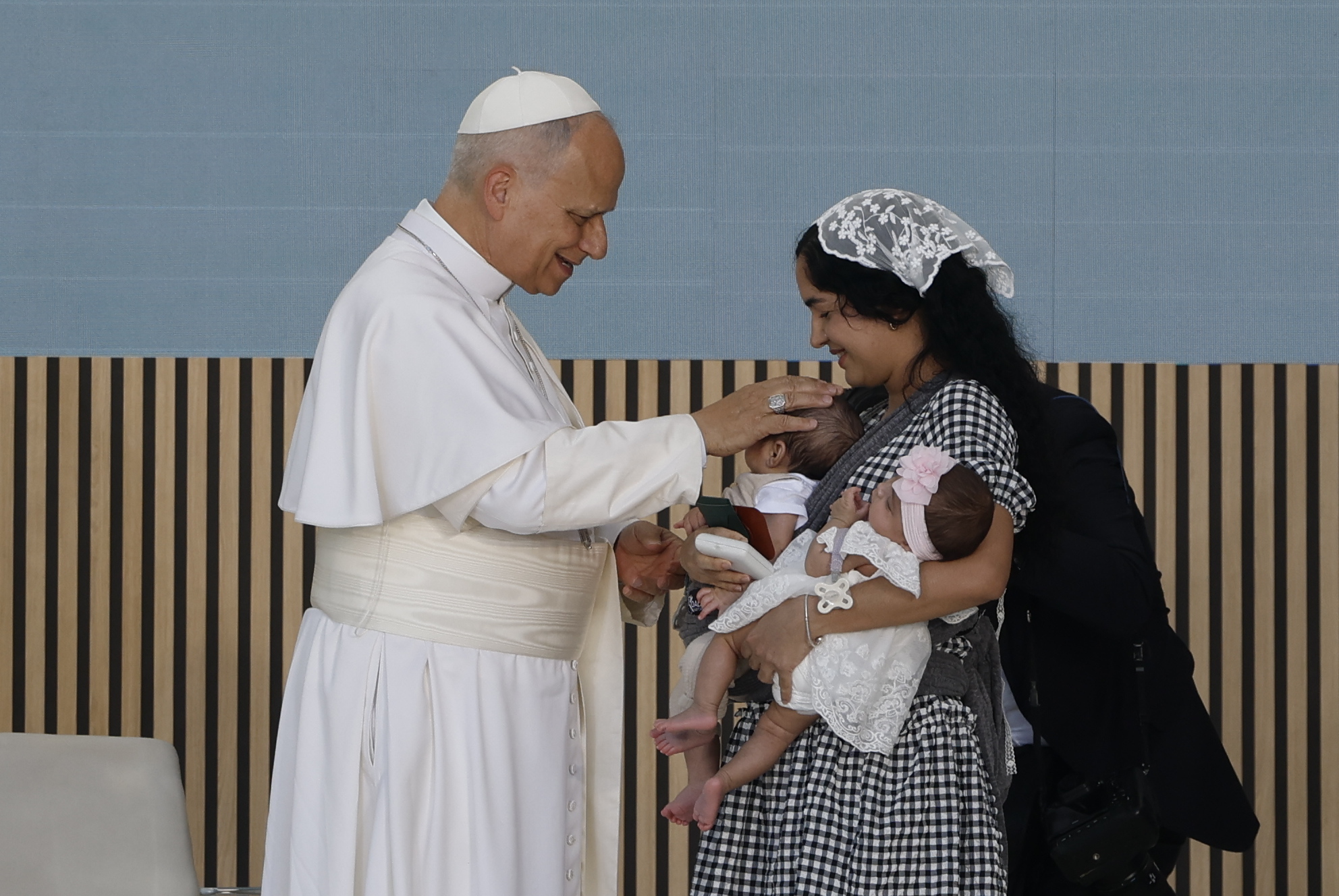 Papa León XIV visita el CEDIA "La caridad no admite demoras"