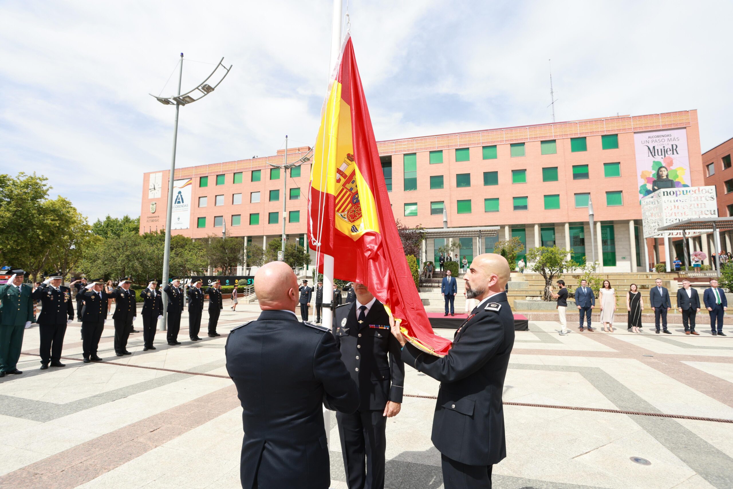 Alcobendas rinde homenaje a su Policía Local el dia de su patrón