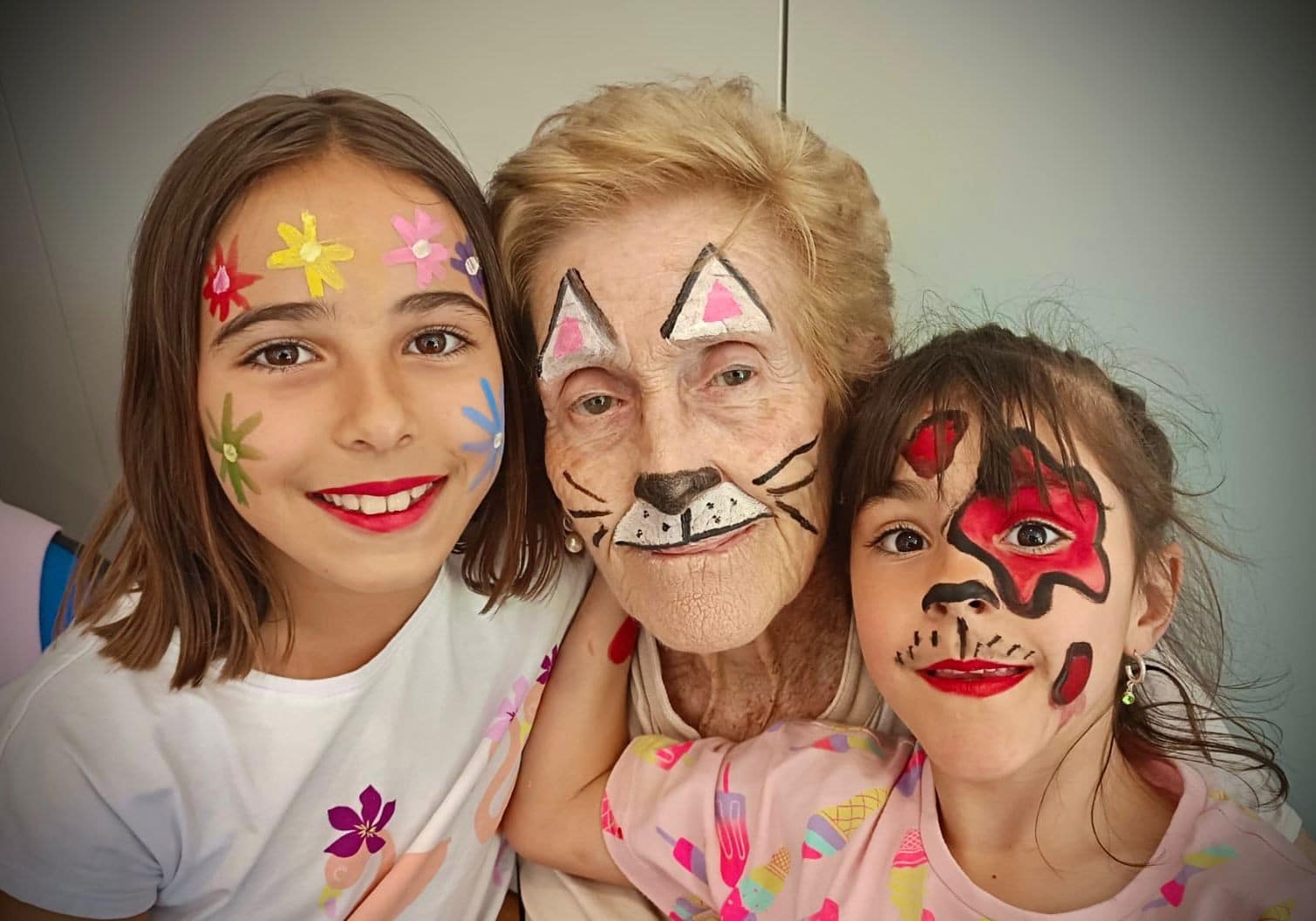 Residencias AMAVIR celebran sus campamentos intergeneracionales de verano “De acampada con mis abuelos”