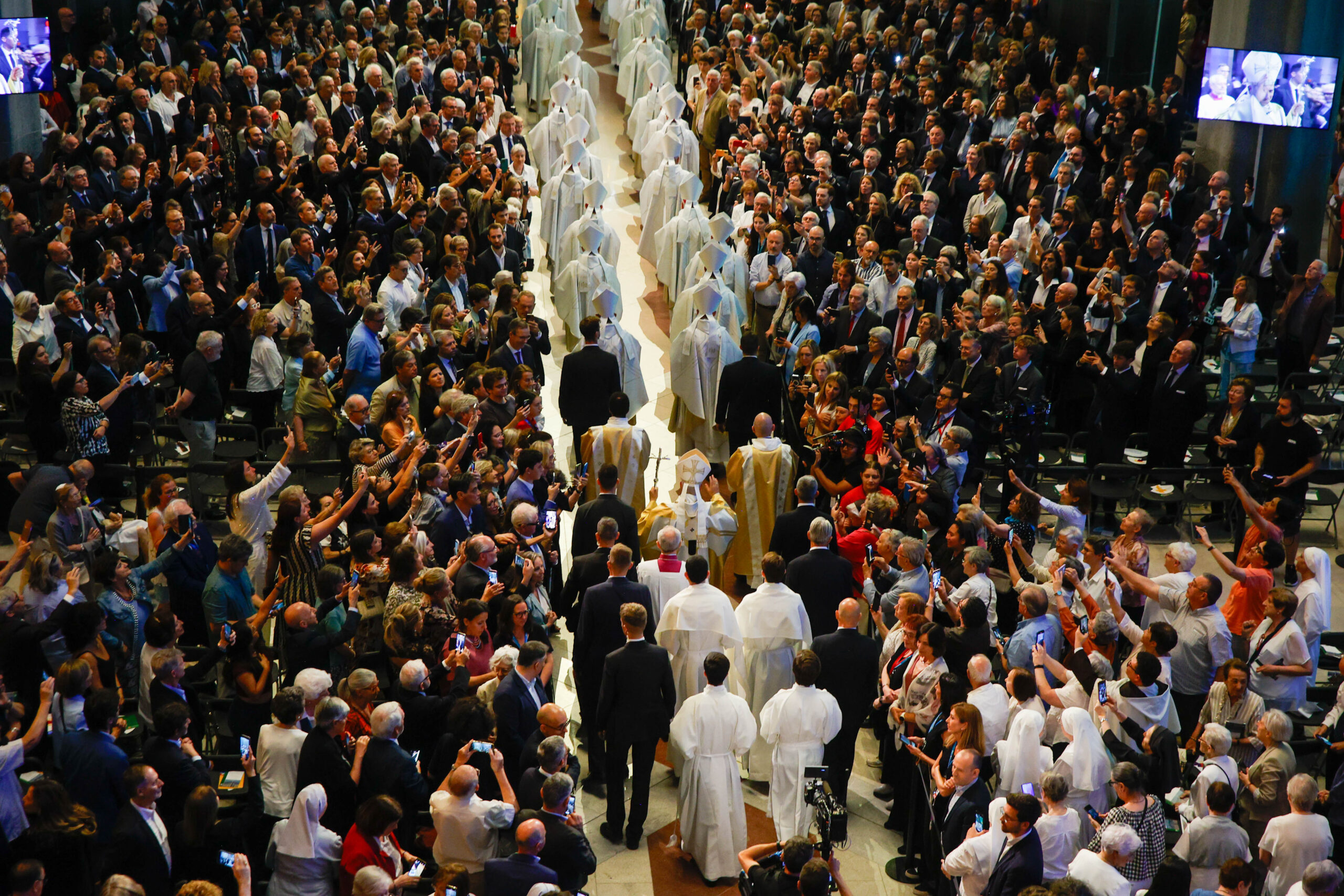 León XIV preside la Santa Misa en la Basílica Sagrada Familia de Barcelona