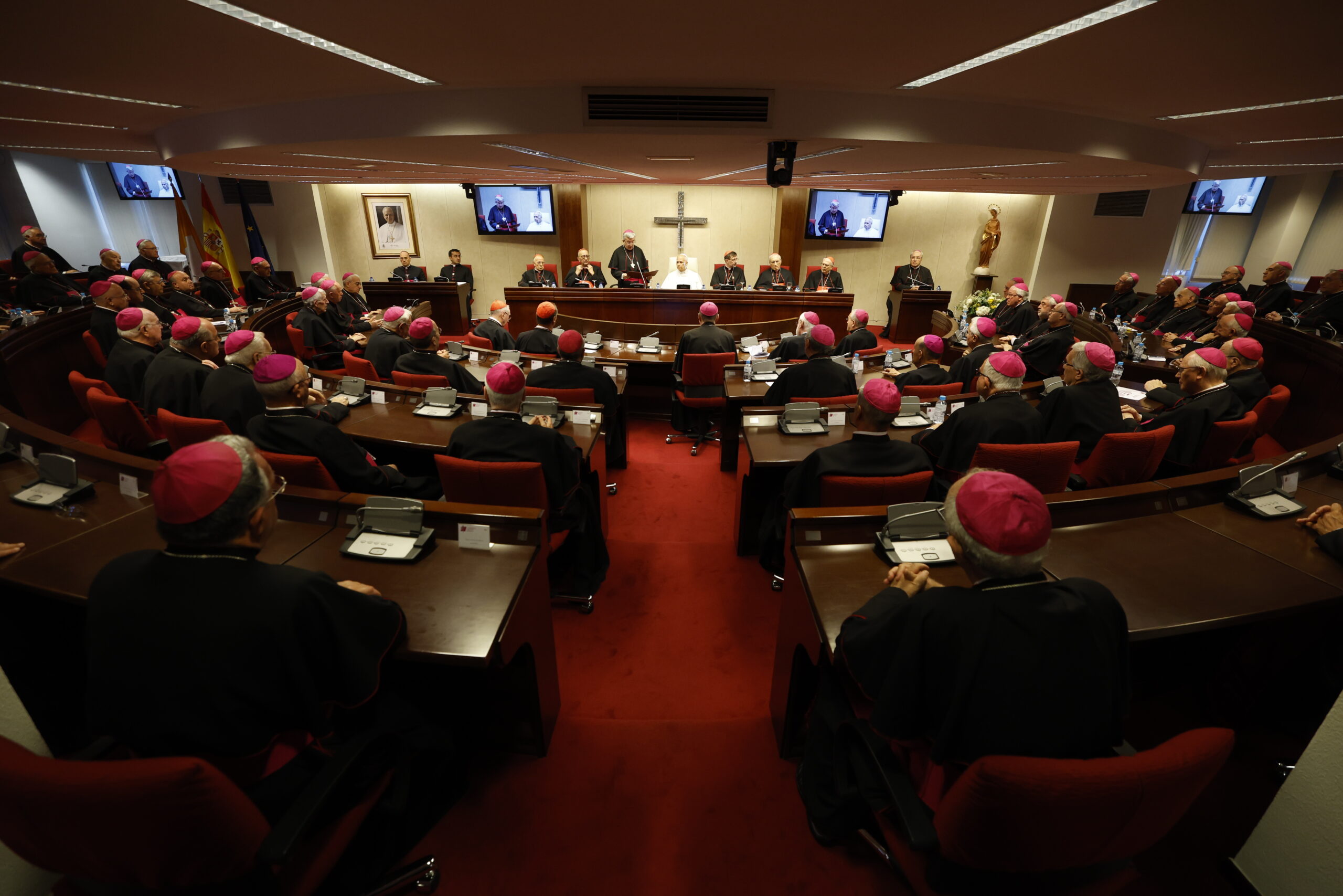 León XIV pide a los obispos españoles “custodiar la unidad, favorecer el diálogo y sanar fracturas"