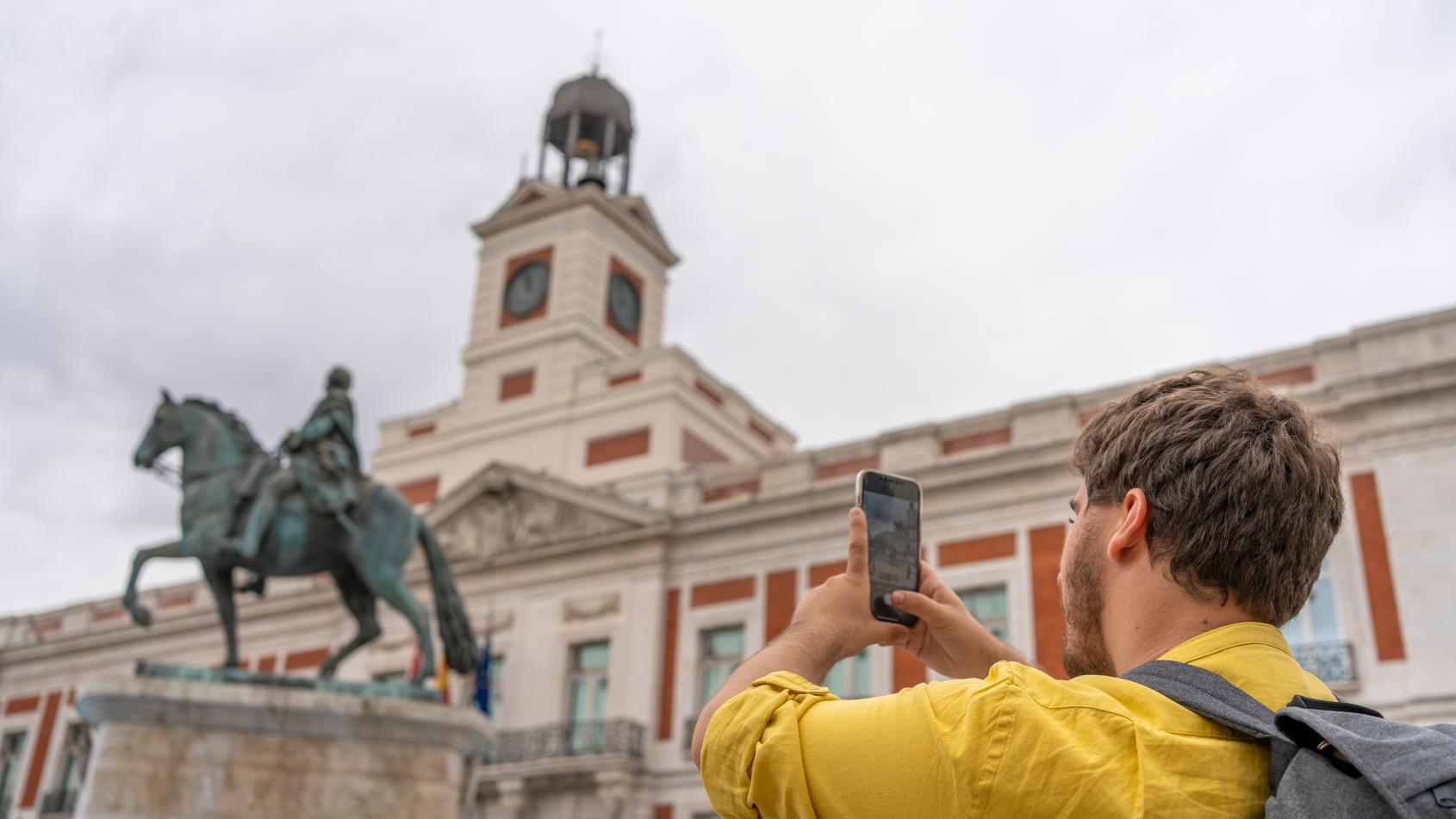 CAM actualiza Ley Ordenación Turismo e incluye alojamientos hostels y áreas para autocaravanas