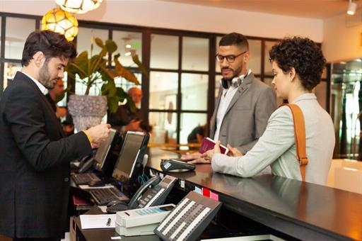 empleo turístico roza los 3,1 millones de trabajadores afiliados en el sector