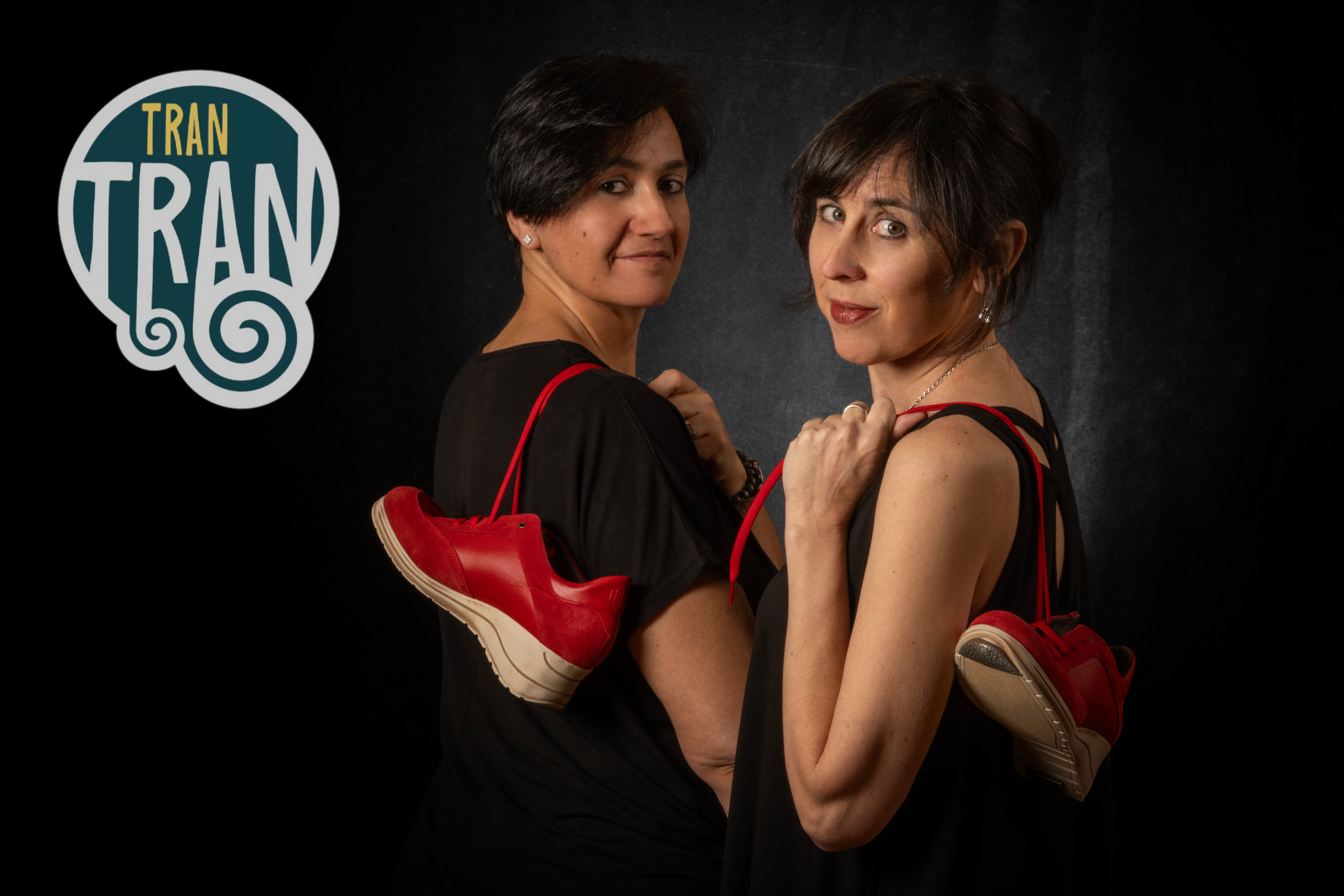 Dos emprendedoras de Colmenar Viejo reinventan el calzado flamenco