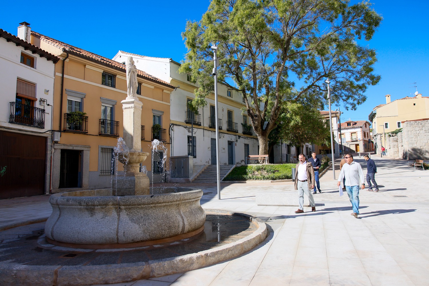 Finalizan las obras del entorno de la Basílica la Asunción de Colmenar Viejo