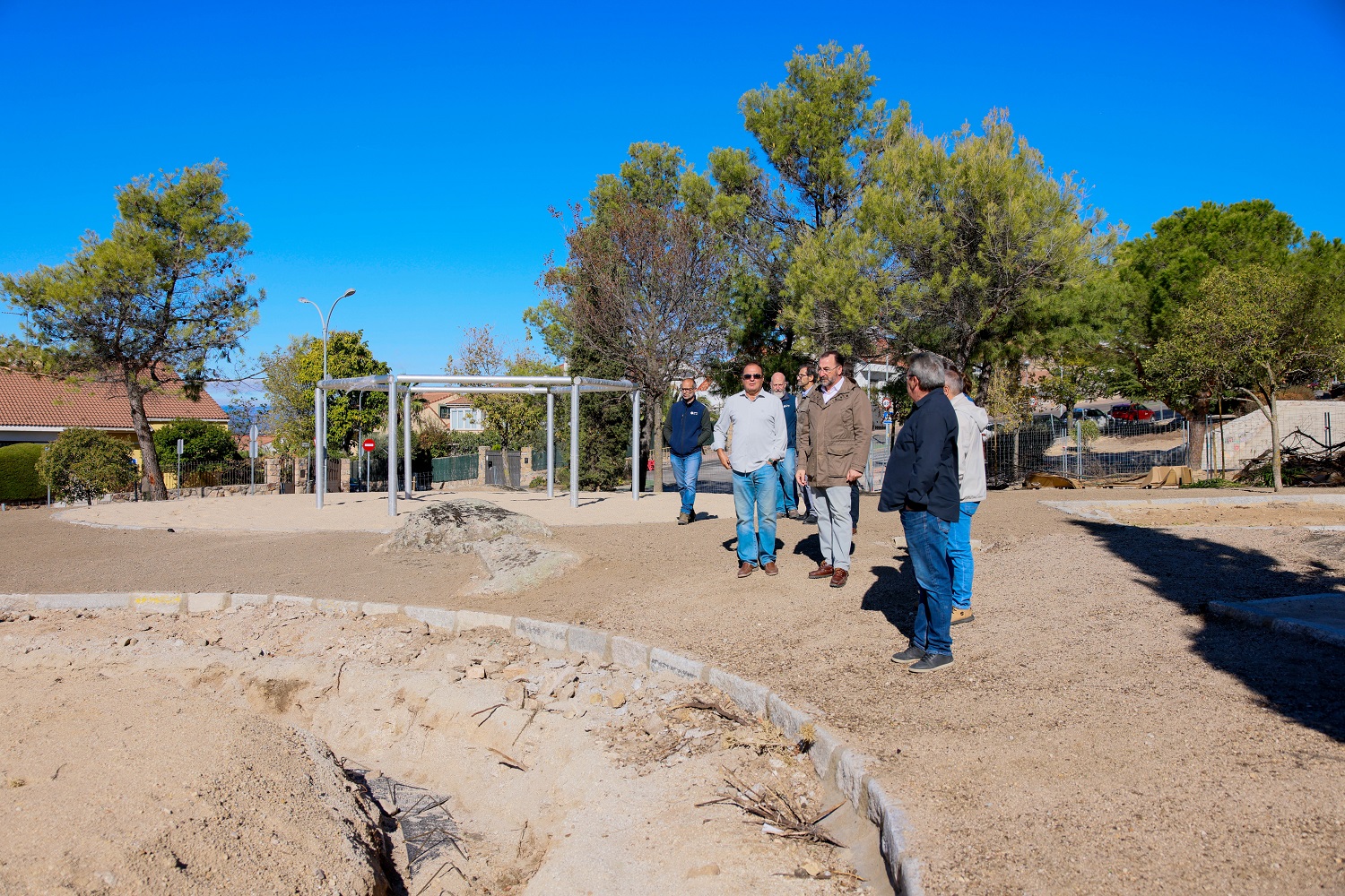 Alcalde Colmenar Viejo visita las obras de remodelación Parque del Oeste