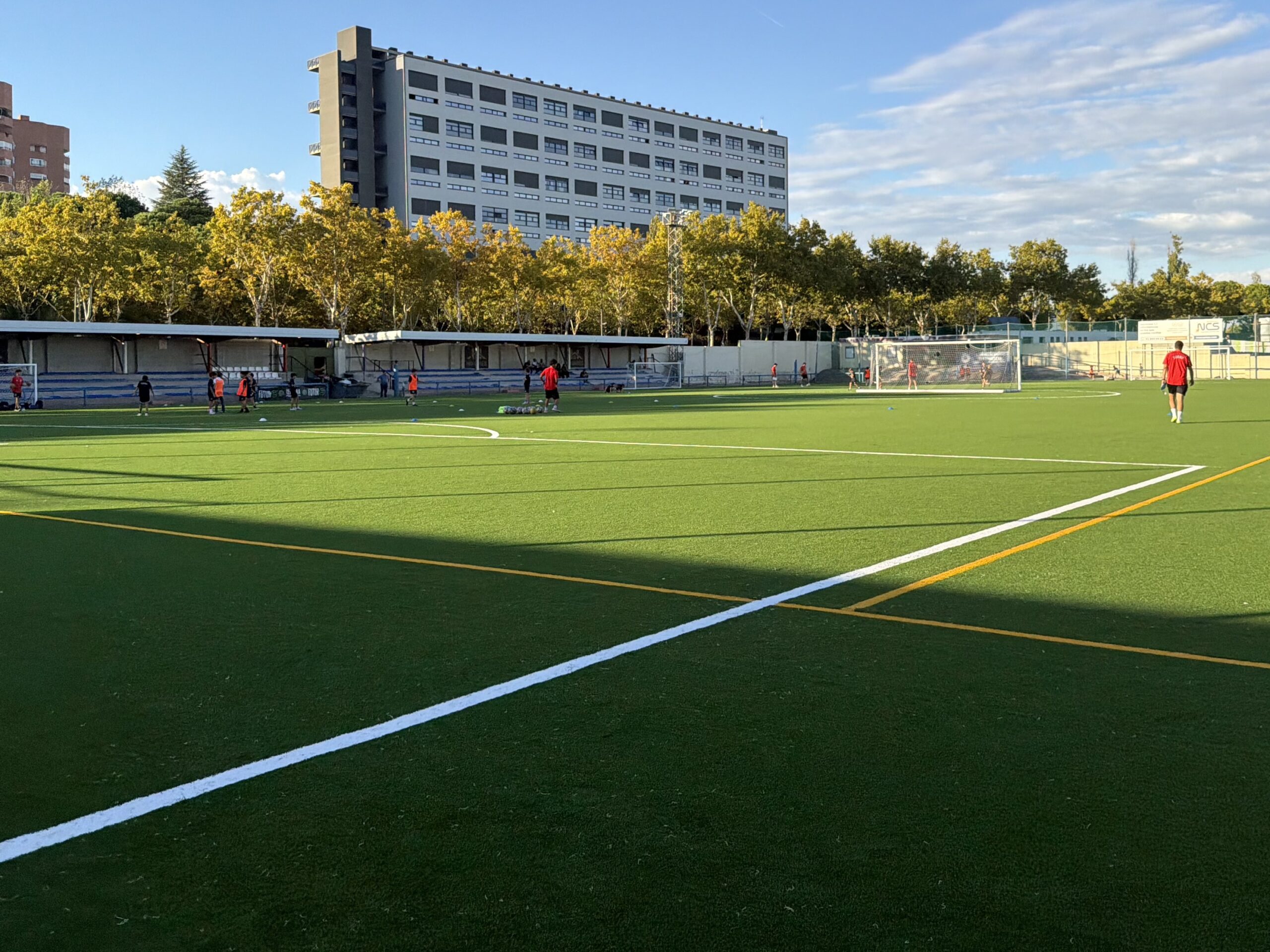 Césped artificial e iluminación en campo fútbol Jaime Mata Tres Cantos