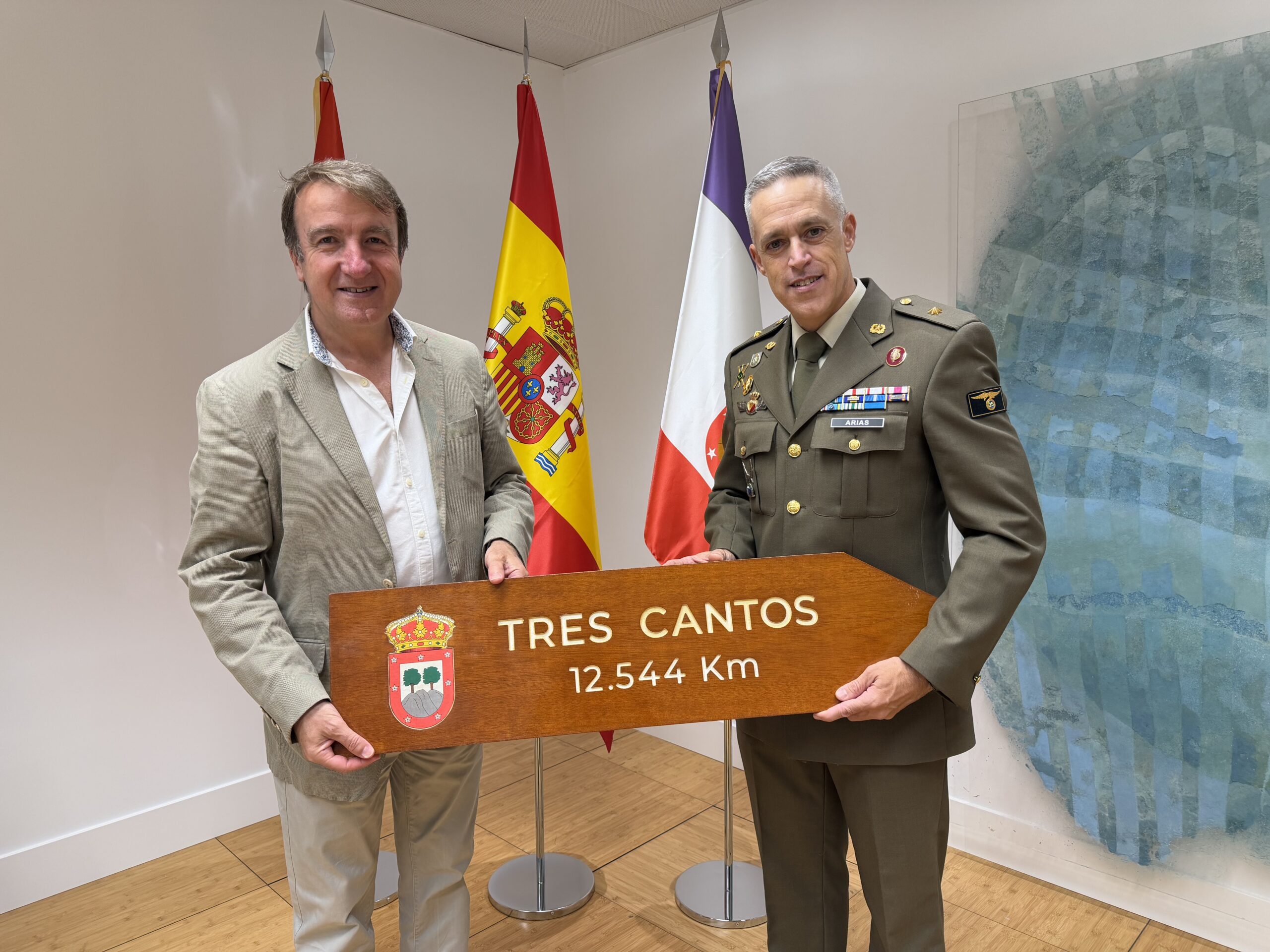 Comandante del XL Contingente Antártico llevará una señal de Tres Cantos